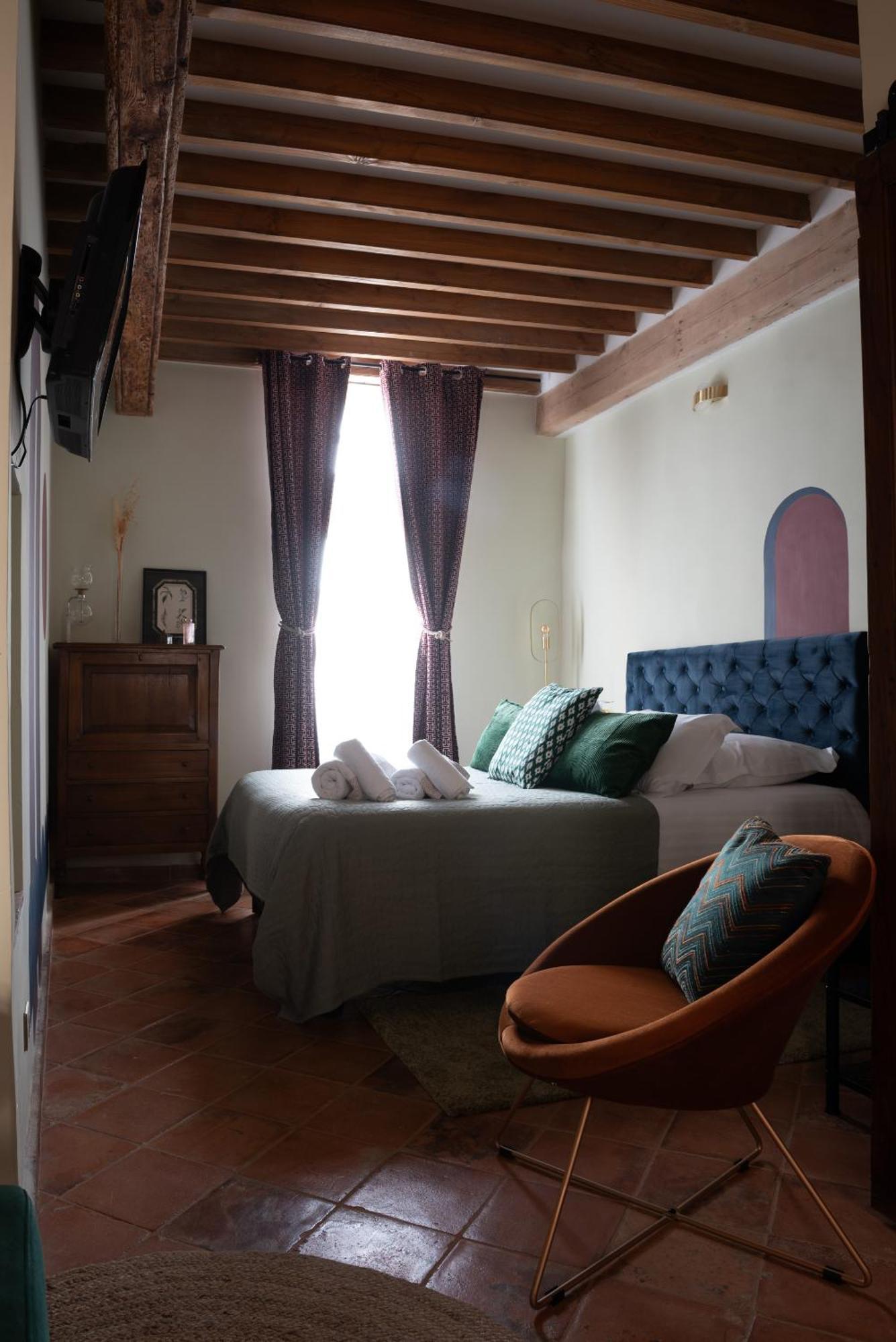 La Maison D'En Bas Des Seigneurs 屈屈龙 客房 照片