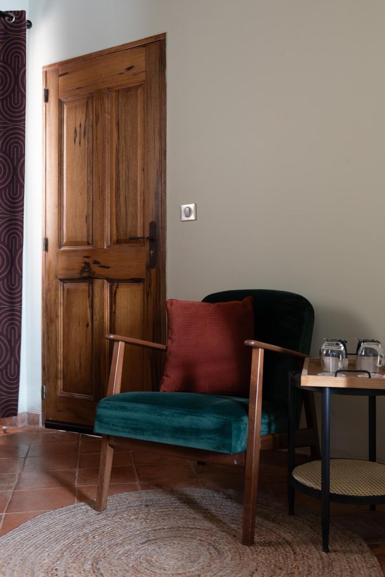 La Maison D'En Bas Des Seigneurs 屈屈龙 客房 照片