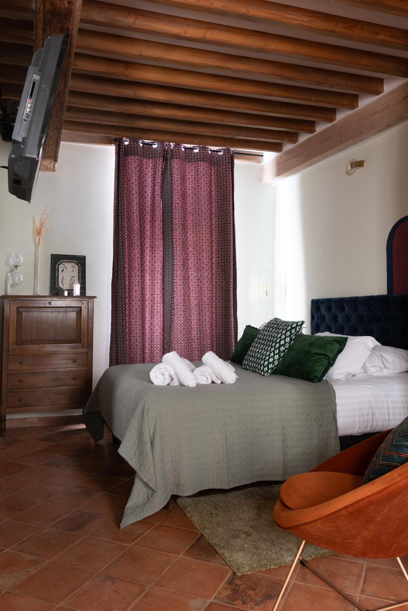 La Maison D'En Bas Des Seigneurs 屈屈龙 客房 照片