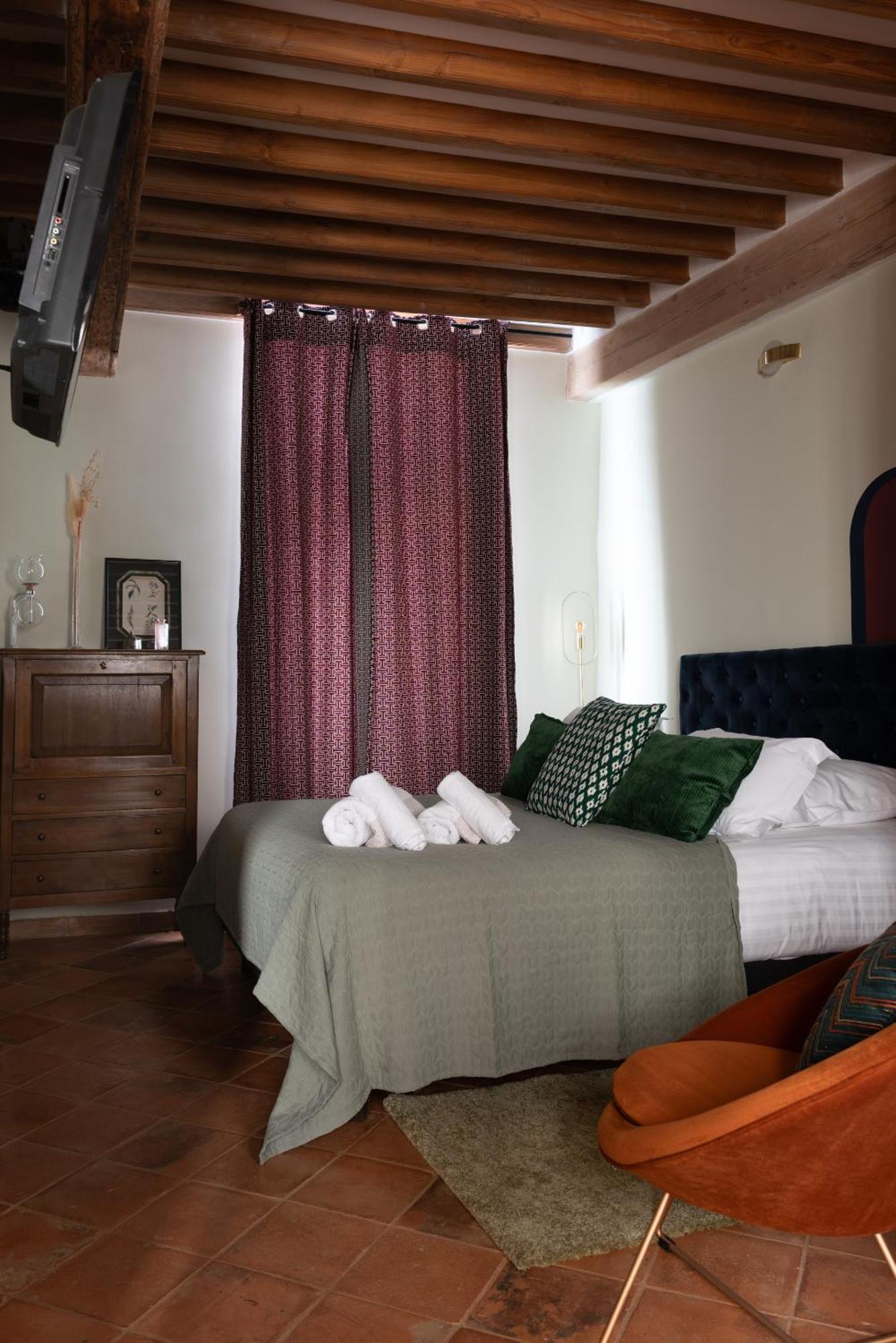 La Maison D'En Bas Des Seigneurs 屈屈龙 客房 照片